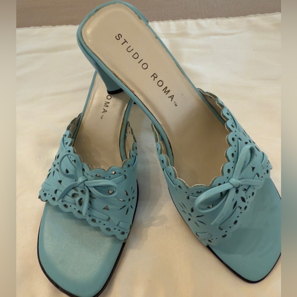 Vintage Women's Blue Slip-On Studio Roma heels